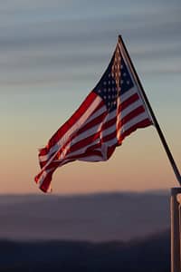 shallow photography of usa flag